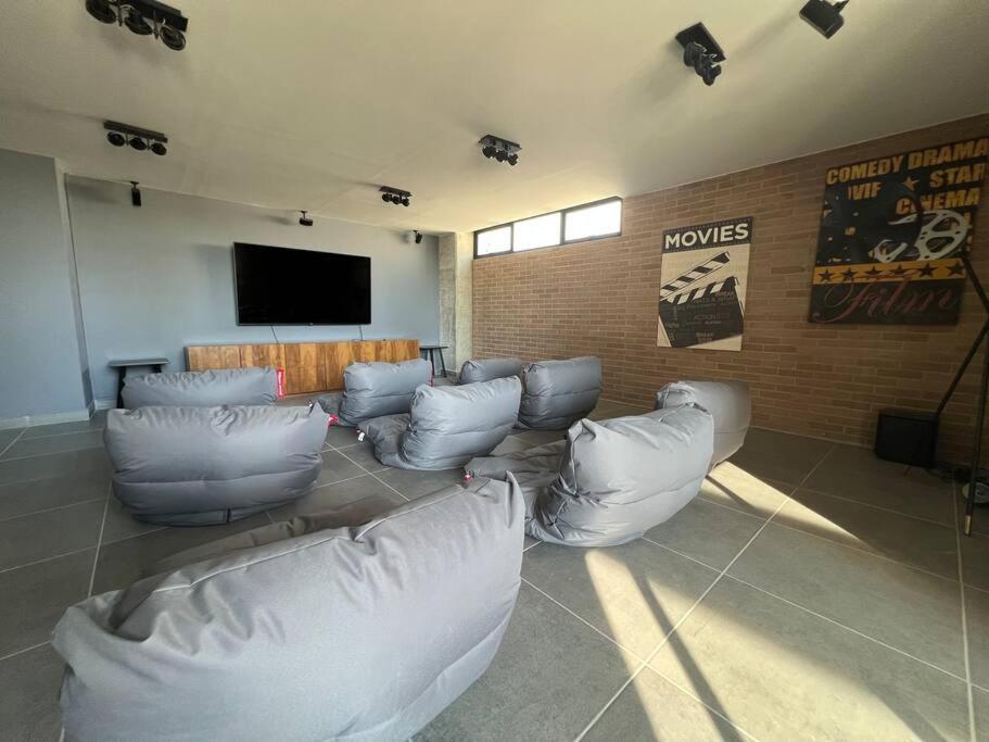 Depa Boho Al Sur Pet Friendly Piscina Gym Sala De Cine Apartment Guadalajara Exterior photo